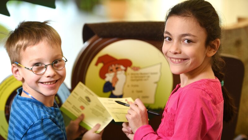 Kinder mit Rangerpass Naturparkhaus Grossschönau Abbildung Kinder mit Rangerpass Naturparkhaus Grossschönau